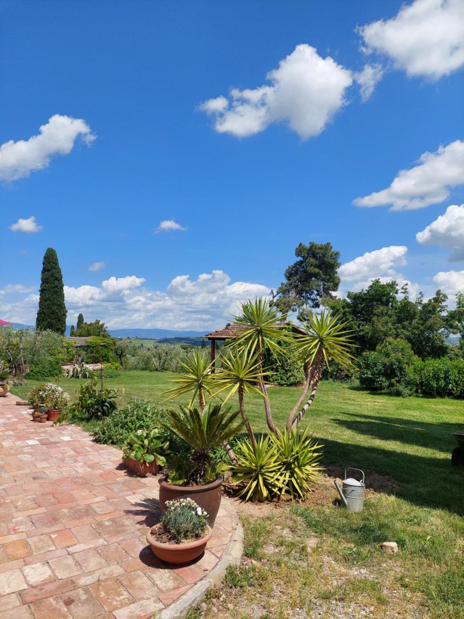 Casa Ezio Marchi - Due Appartamenti E Una Family Suite Bettolle Exterior foto
